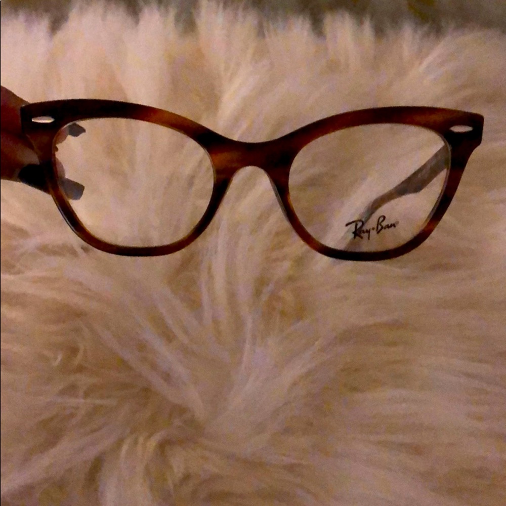 Ray-ban cateyed frames . New never worn - Picture 4 of 4